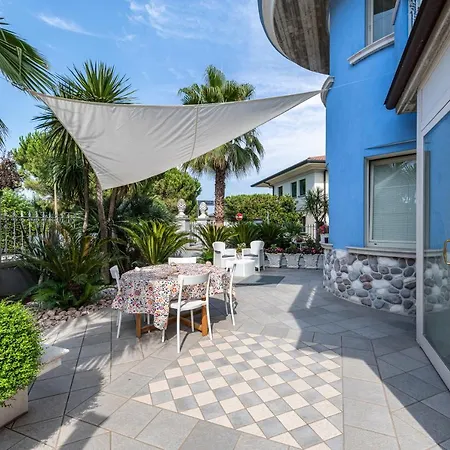Apartment Dependance Villa Azzurra *