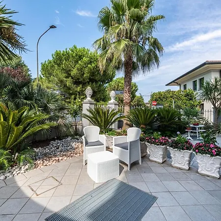 Apartment Dependance Villa Azzurra